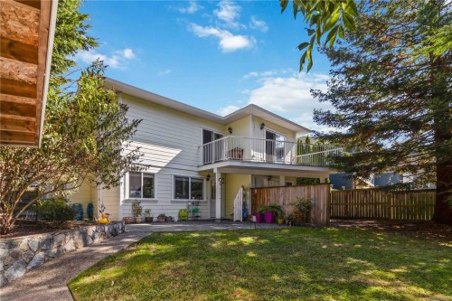 808 Jagdeep Pl, Saanich, BC 