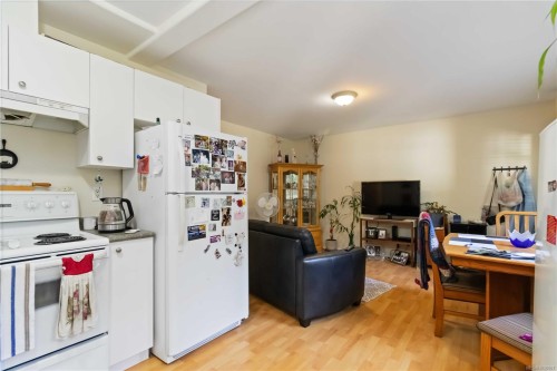 808 Jagdeep Pl, Saanich, BC 