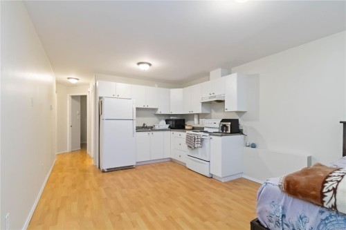 808 Jagdeep Pl, Saanich, BC 