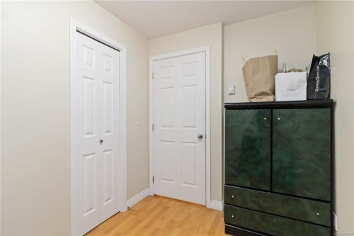 808 Jagdeep Pl, Saanich, BC 