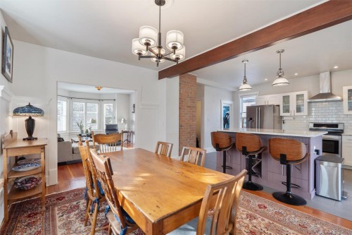 1909 Duchess St, Victoria, BC 