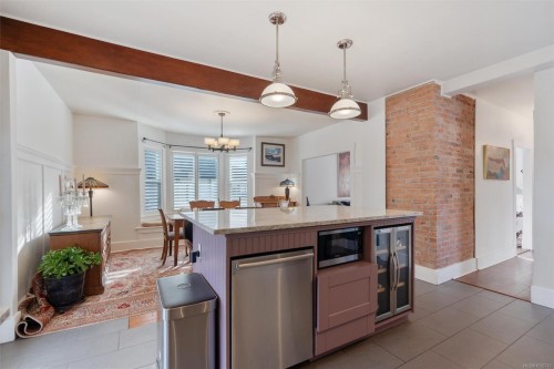 1909 Duchess St, Victoria, BC 