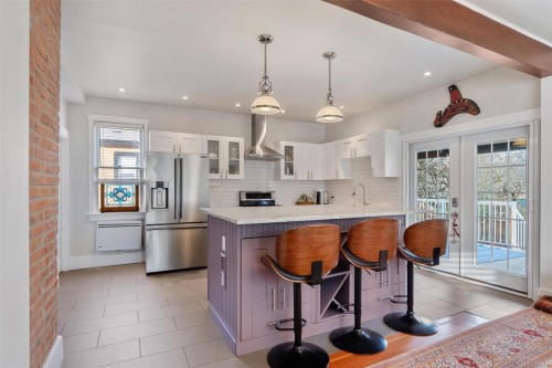 1909 Duchess St, Victoria, BC 