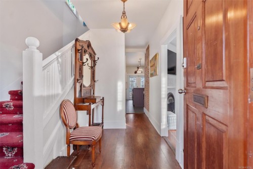 1909 Duchess St, Victoria, BC 