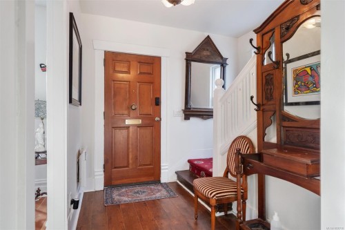 1909 Duchess St, Victoria, BC 