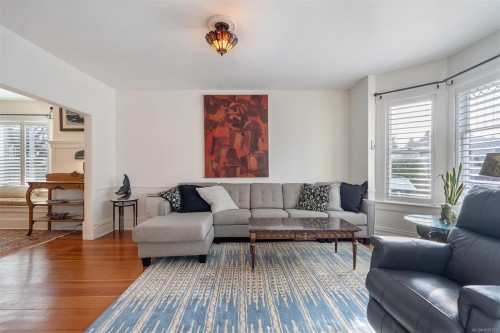 1909 Duchess St, Victoria, BC 