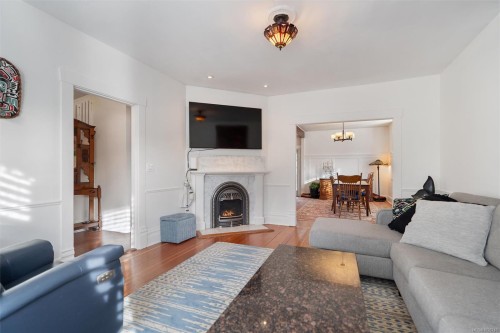 1909 Duchess St, Victoria, BC 