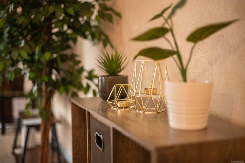 110-1600 Dufferin Cres, Nanaimo, BC - Indoor