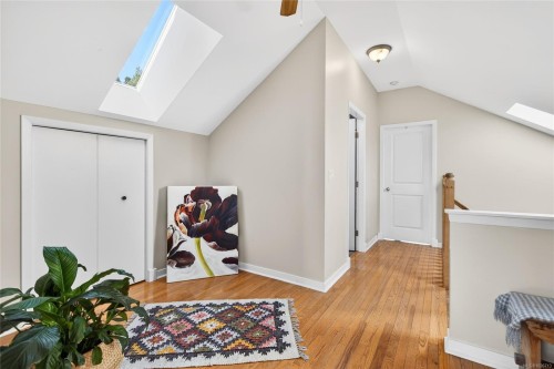 2156 Eardley Rd, Campbell River, BC 