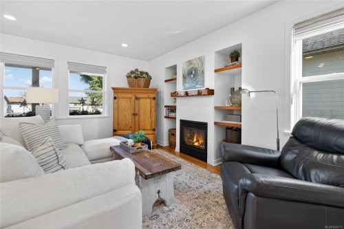 2156 Eardley Rd, Campbell River, BC 