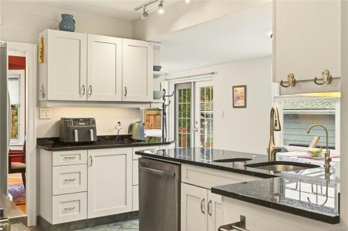 225 Stewart Ave, Nanaimo, BC 