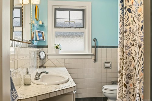 225 Stewart Ave, Nanaimo, BC 