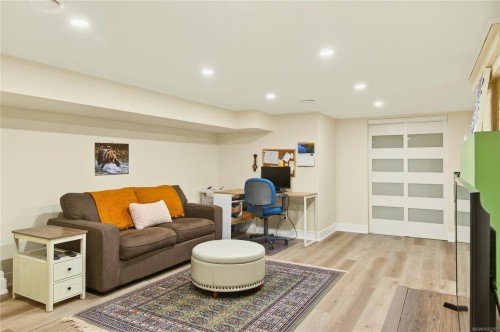 225 Stewart Ave, Nanaimo, BC 