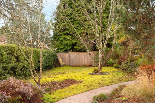 225 Stewart Ave, Nanaimo, BC 