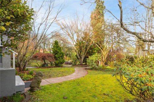 225 Stewart Ave, Nanaimo, BC 