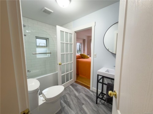 1560 Joan Ave, Crofton, BC 