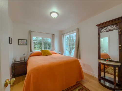 1560 Joan Ave, Crofton, BC 