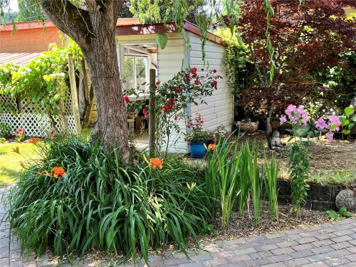 1560 Joan Ave, Crofton, BC 