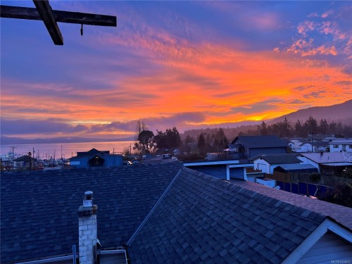 1560 Joan Ave, Crofton, BC 