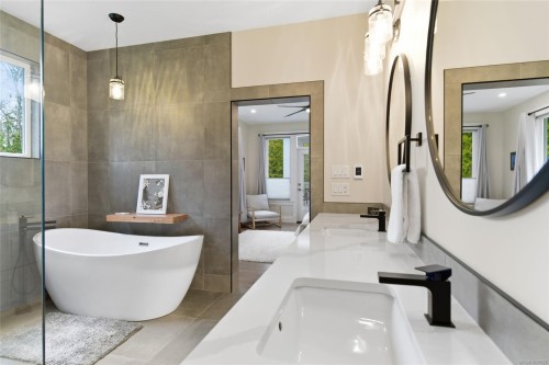 3589 Clifcoe Rd, Ladysmith, BC 