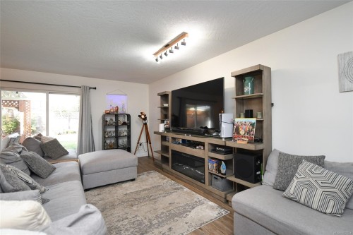 937 Malahat Dr, Courtenay, BC 