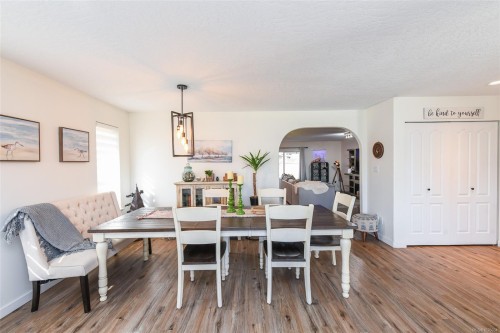 937 Malahat Dr, Courtenay, BC 