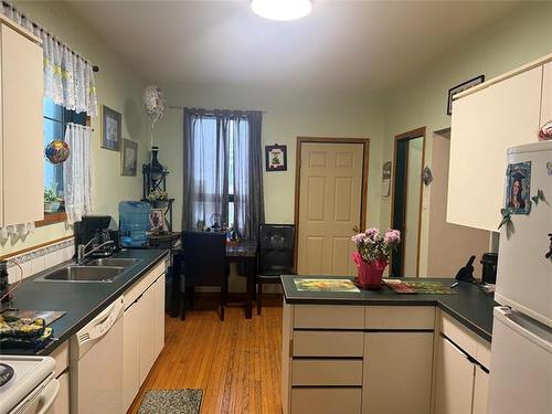 371 St John'S Ave, Winnipeg, MB 