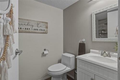 196 Point West Dr, Winnipeg, MB 