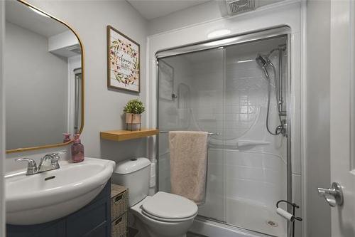 196 Point West Dr, Winnipeg, MB 