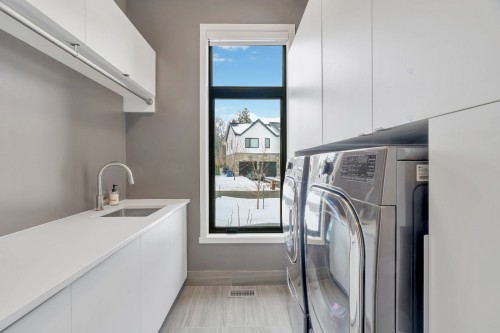 Laundry - 13 Av. Boisbriand, Senneville, QC - Indoor Photo Showing Laundry Room