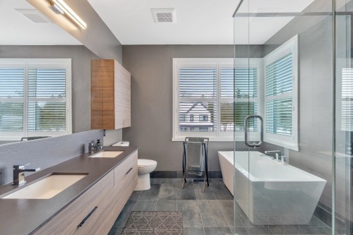 Bathroom - 13 Av. Boisbriand, Senneville, QC - Indoor Photo Showing Bathroom