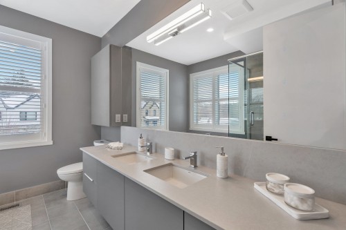 Bathroom - 13 Av. Boisbriand, Senneville, QC - Indoor Photo Showing Bathroom