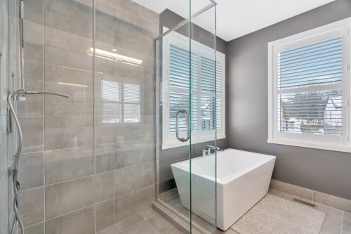 Bathroom - 13 Av. Boisbriand, Senneville, QC - Indoor Photo Showing Bathroom