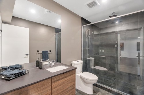 Bathroom - 13 Av. Boisbriand, Senneville, QC - Indoor Photo Showing Bathroom