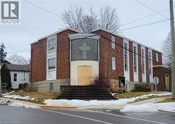 4 WILLIAM Street  Paris, ON N3L 1K7