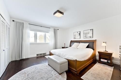 Primary bedroom - 27 Rue Spring-Garden, Sherbrooke (Lennoxville), QC - Indoor Photo Showing Bedroom