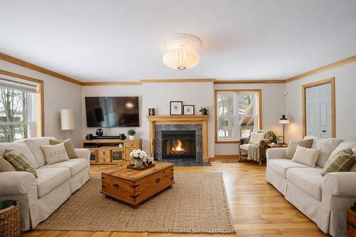 Living room - 830 Rue Des Lièvres, Farnham, QC - Indoor Photo Showing Living Room With Fireplace