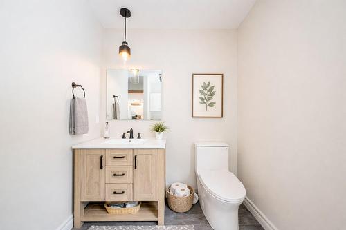 Powder room - 830 Rue Des Lièvres, Farnham, QC - Indoor Photo Showing Bathroom
