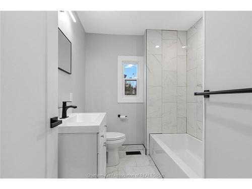 7 Oxley Drive, Chatham, ON 