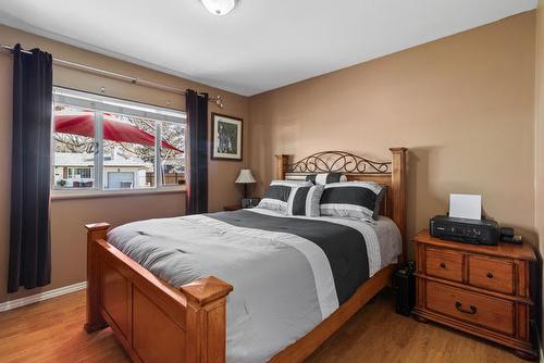 601 Regina Avenue, Kamloops, BC - Indoor Photo Showing Bedroom