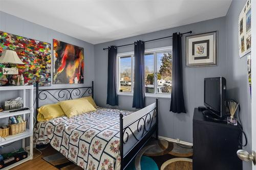 601 Regina Avenue, Kamloops, BC - Indoor Photo Showing Bedroom