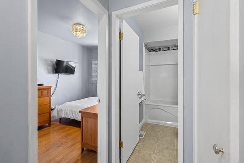 601 Regina Avenue, Kamloops, BC - Indoor