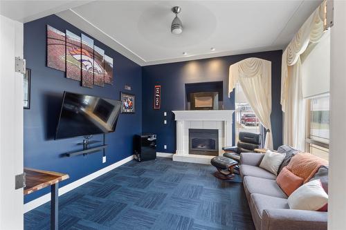 1098 North Glen Drive, Kamloops, BC - Indoor Photo Showing Living Room With Fireplace