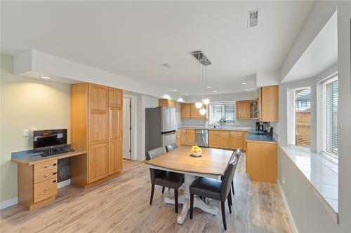 1098 North Glen Drive, Kamloops, BC - Indoor