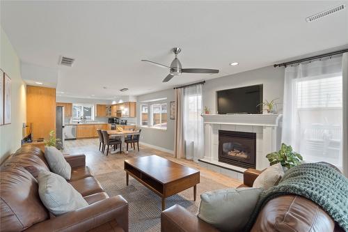 1098 North Glen Drive, Kamloops, BC - Indoor Photo Showing Living Room With Fireplace