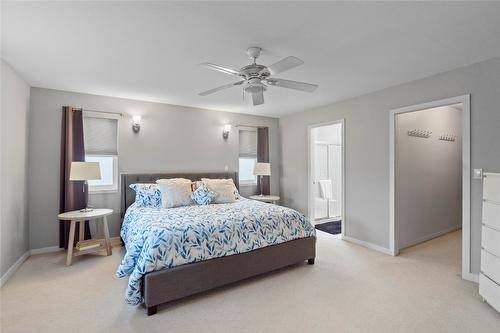 1098 North Glen Drive, Kamloops, BC - Indoor Photo Showing Bedroom
