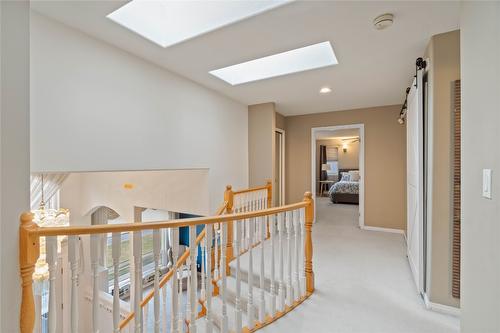 1098 North Glen Drive, Kamloops, BC - Indoor Photo Showing Other Room