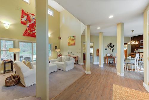 3605 Luxmoore Road, Kelowna, BC - Indoor