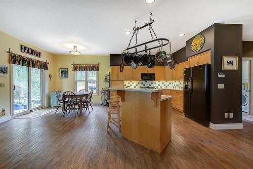 3605 Luxmoore Road, Kelowna, BC - Indoor