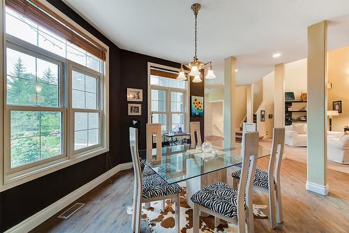 3605 Luxmoore Road, Kelowna, BC - Indoor Photo Showing Dining Room